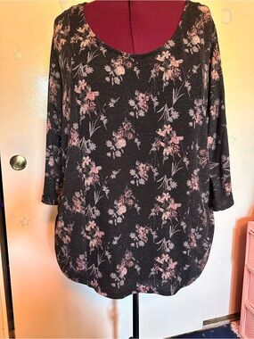 Vintage Faded Glory Black Long-Sleeve Scoop Neck Top with Pink Floral Print